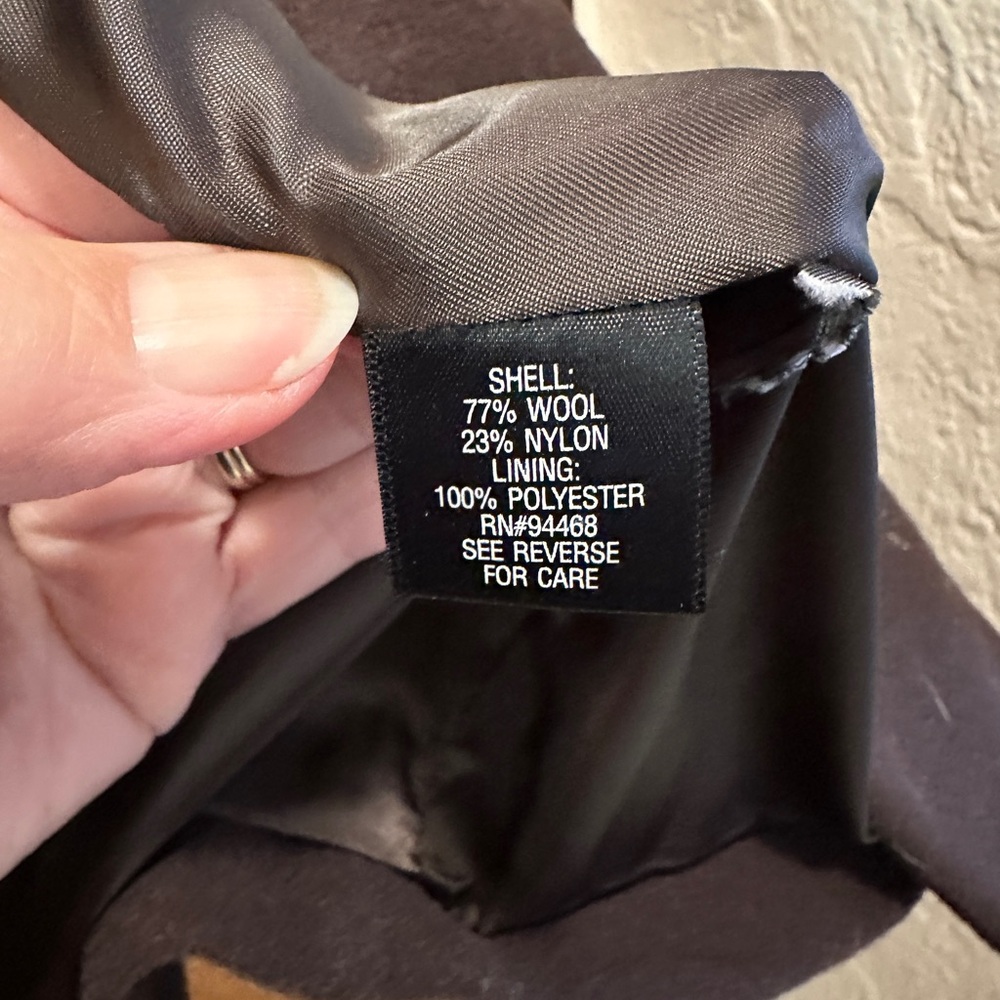 Brown wool women’s coat. Gently worn excellent condition XL but fits more like L - Picture 2 of 3